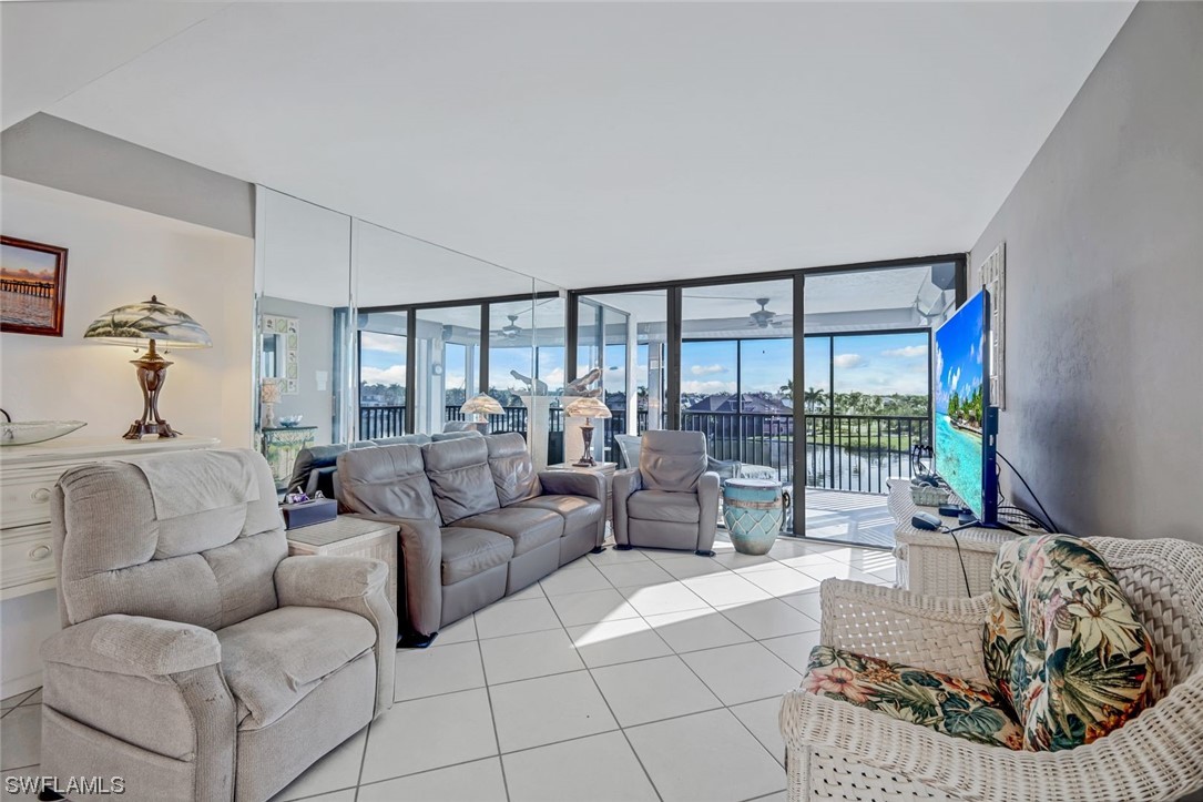 10562 Gulf Shore Dr 402 Property Photo 6