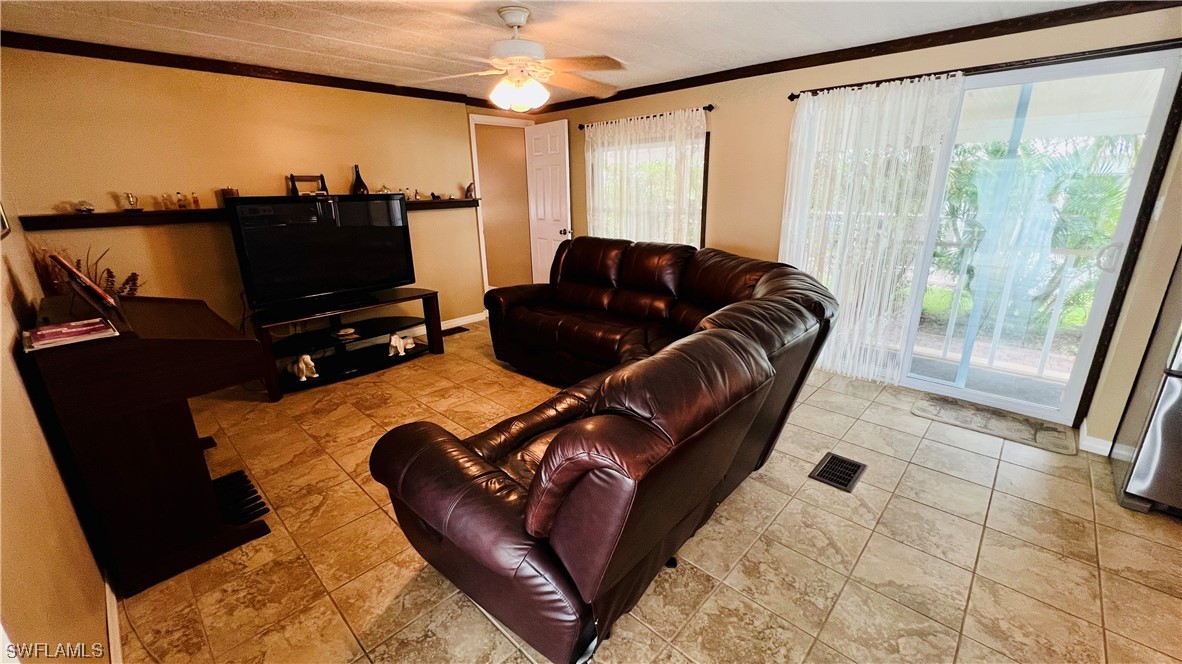 27493 Pauline Dr Property Photo 4