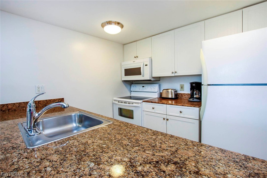 3134 Tennis Villas Property Photo 7