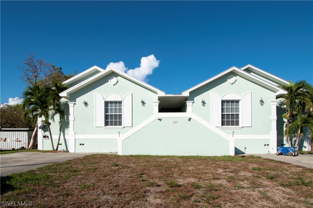 1227 Mangrove Ln Property Photo 1