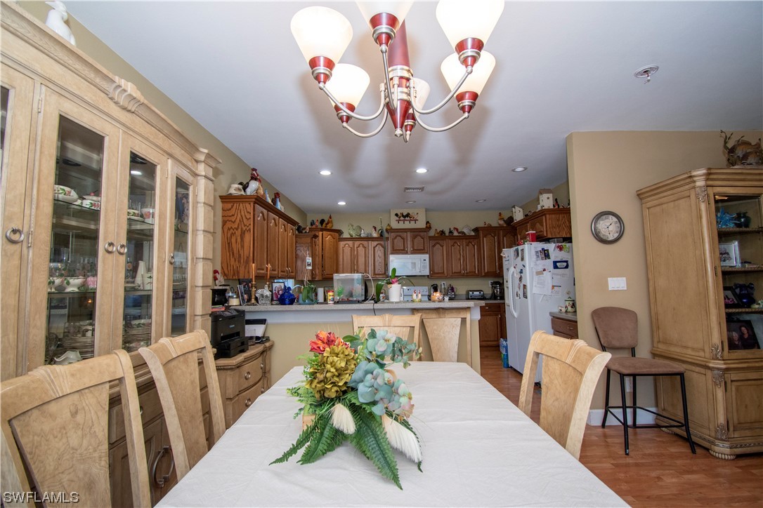 1227 Mangrove Ln Property Photo 5