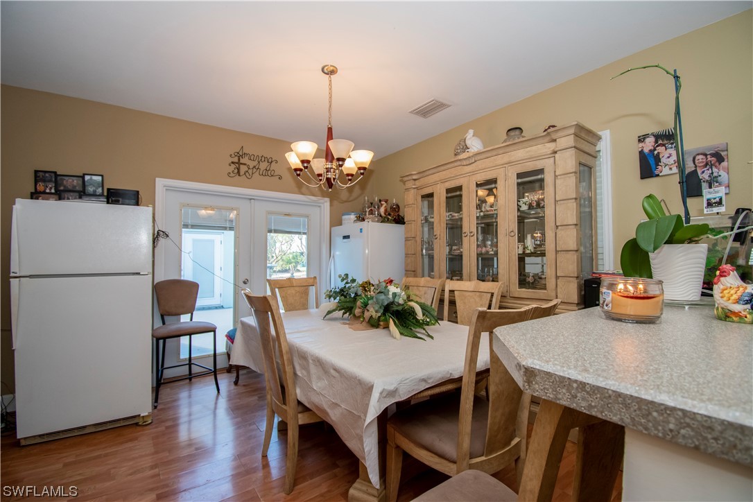 1227 Mangrove Ln Property Photo 6