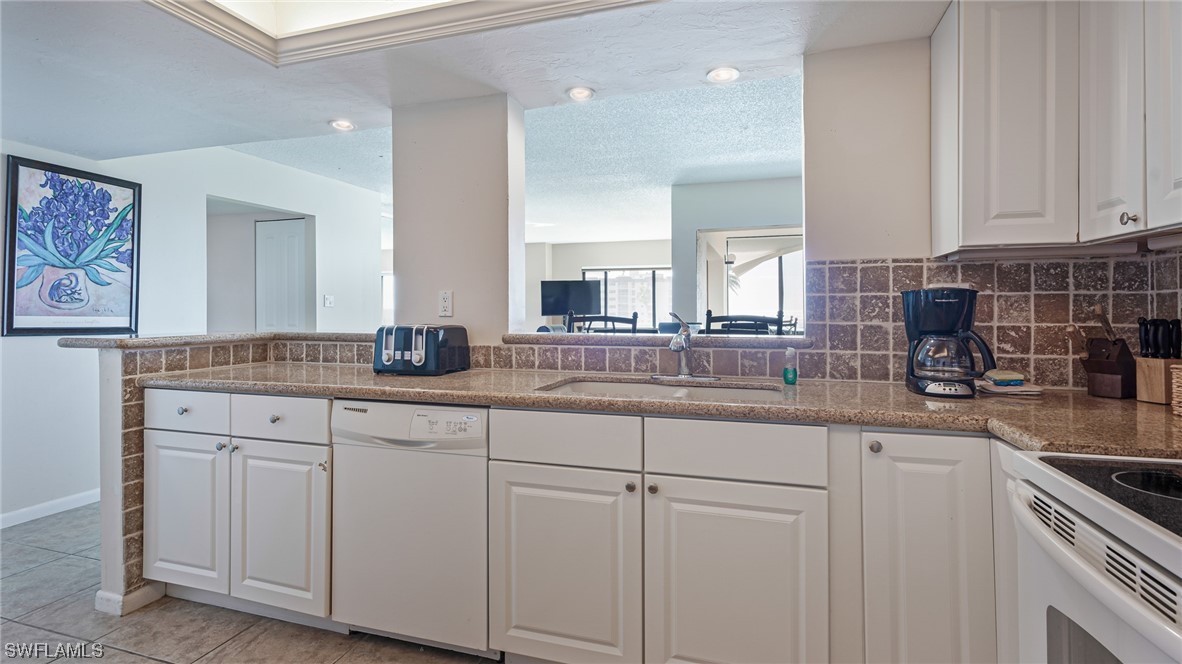 6672 Estero Blvd A409 Property Photo 10