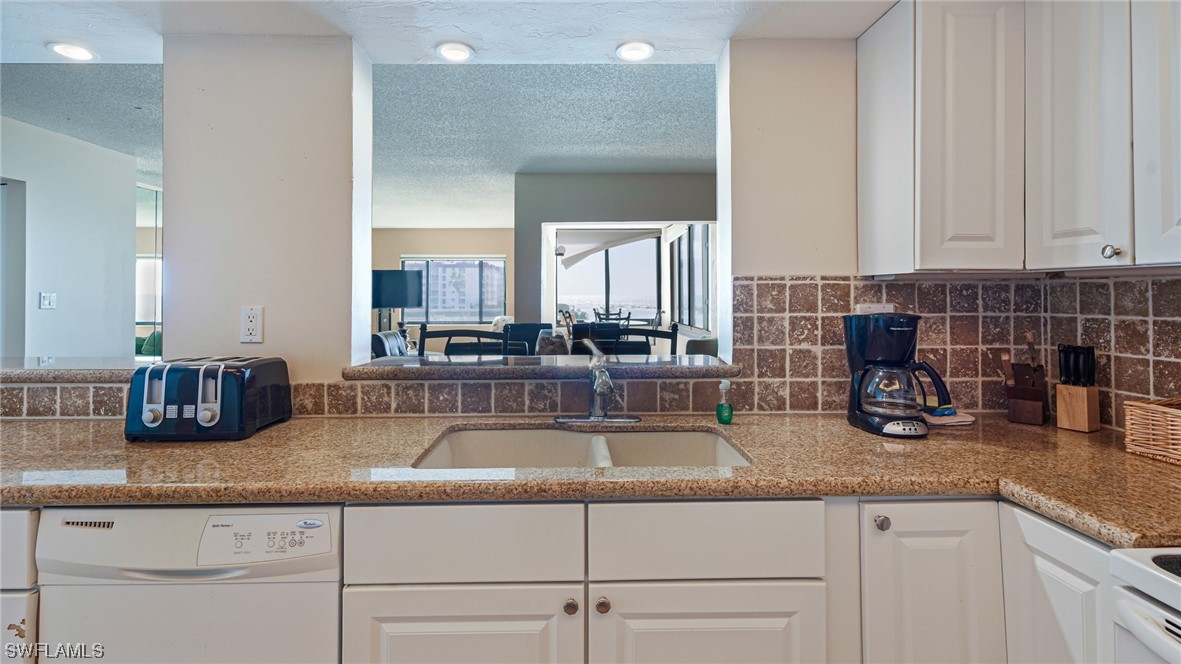 6672 Estero Blvd A409 Property Photo 11
