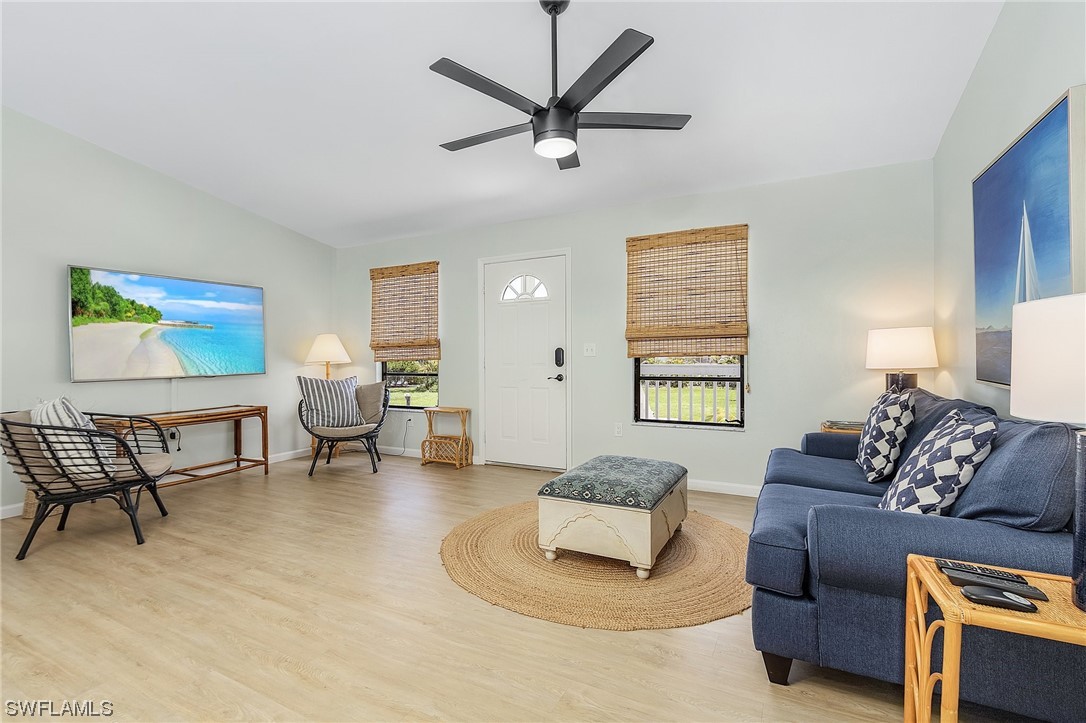 7924 Della Bitta Ln Property Photo 8