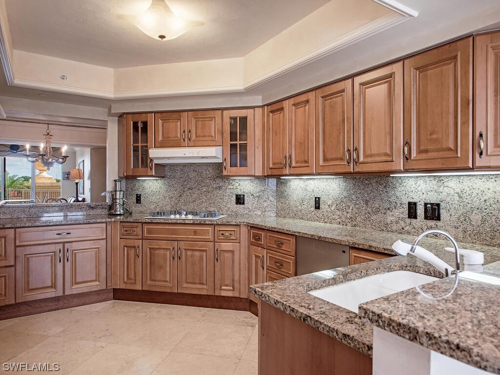 6597 Nicholas Blvd 503 Property Photo 5