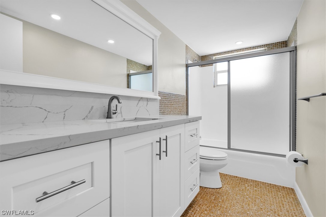 100 Iroquois Dr 8 Property Photo 12
