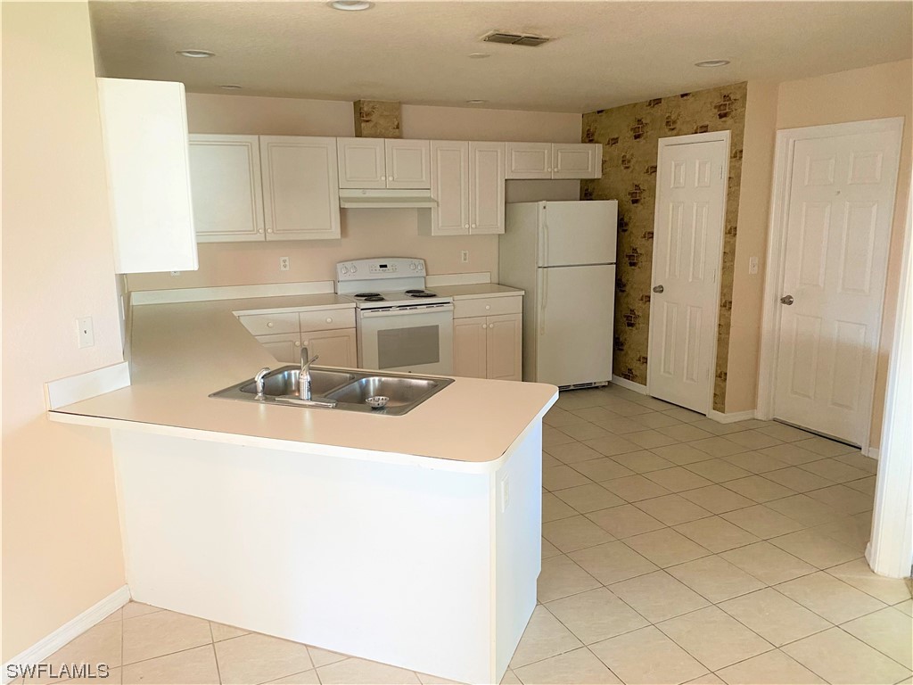 12349 Londonderry Ln Property Photo 3