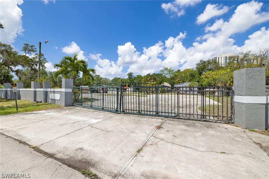 1280 Williams St Property Photo 6