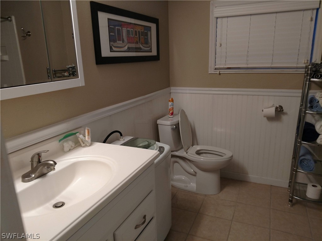 7841 Breakwater Ct Property Photo 14
