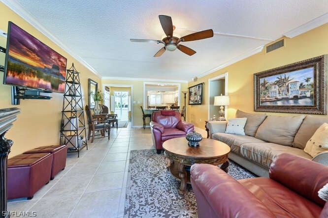 215 Cypress Way E C2 Property Photo 3
