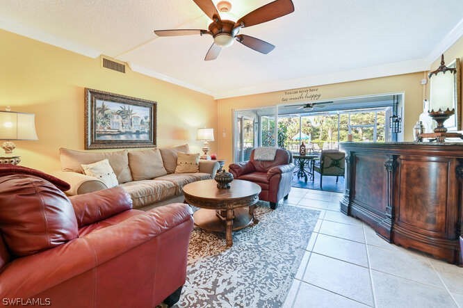 215 Cypress Way E C2 Property Photo 4