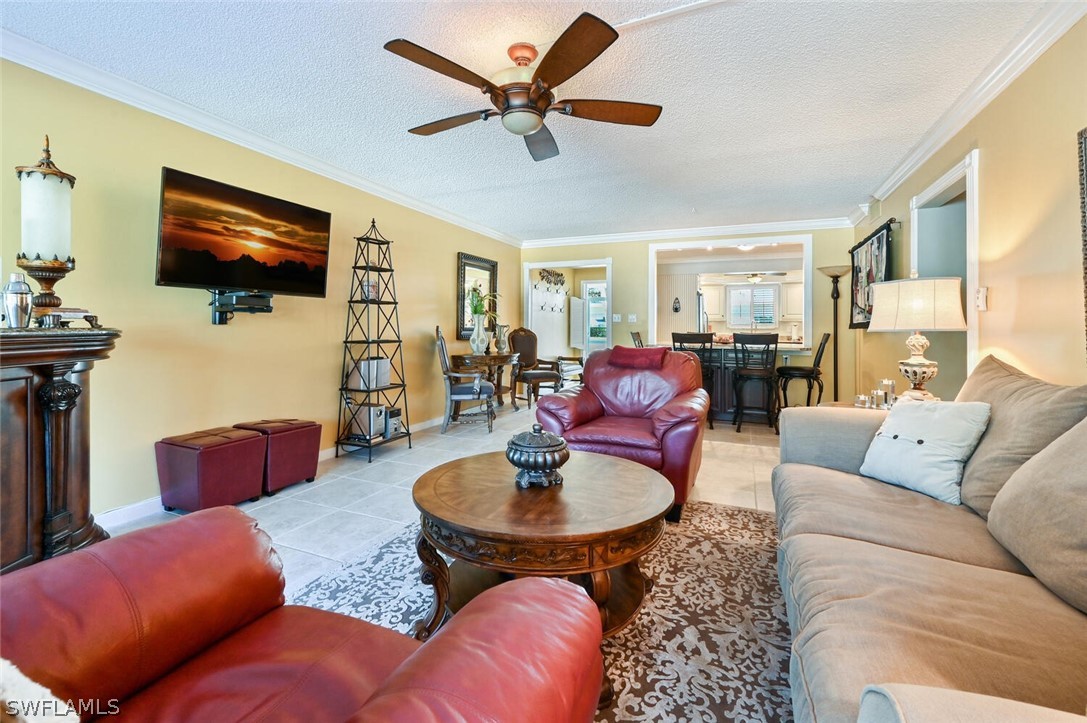215 Cypress Way E C2 Property Photo 5