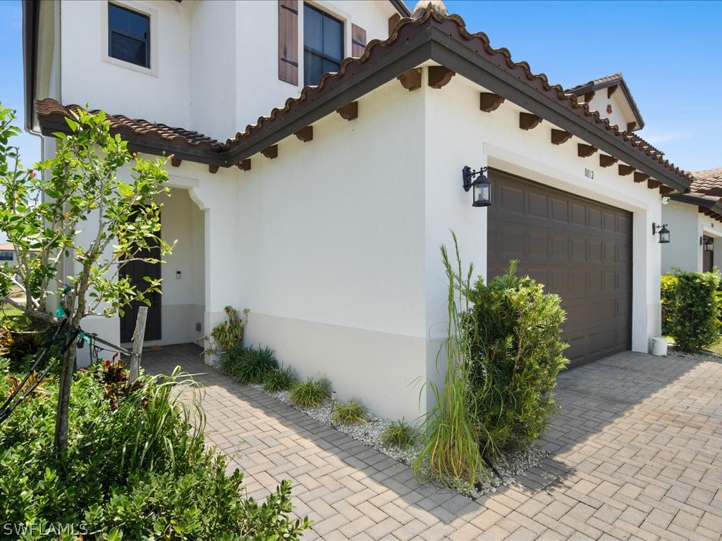 8812 Madrid Cir Property Photo 5