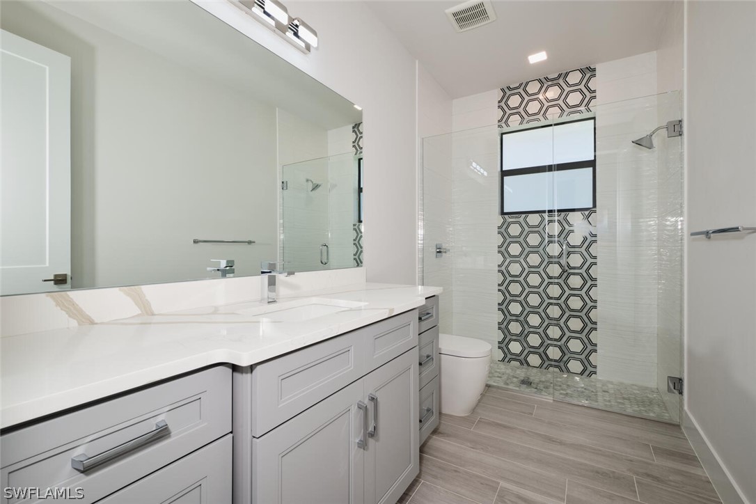 5513 Merlyn Ln Property Photo 16
