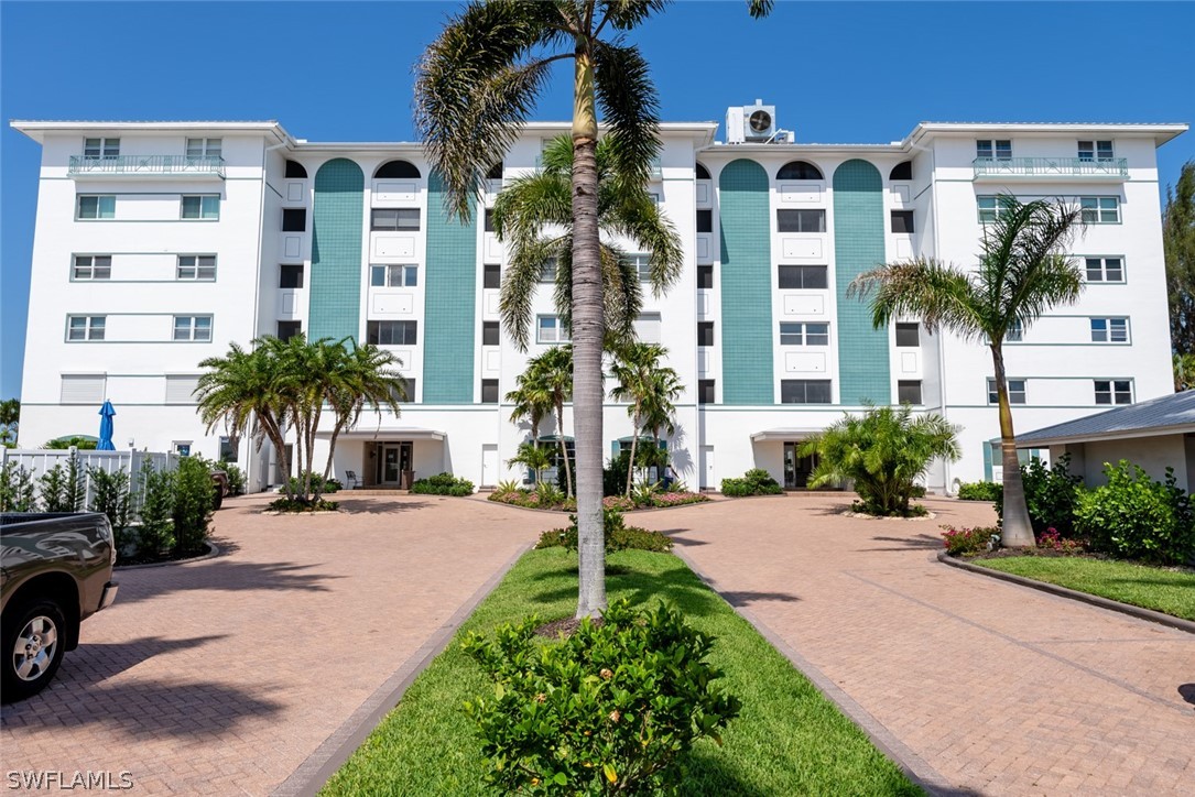 2011 Gulf Shore Blvd N #45 Property Photo 17