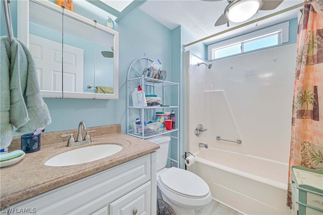 2814 N Indianwood Dr Property Photo 8