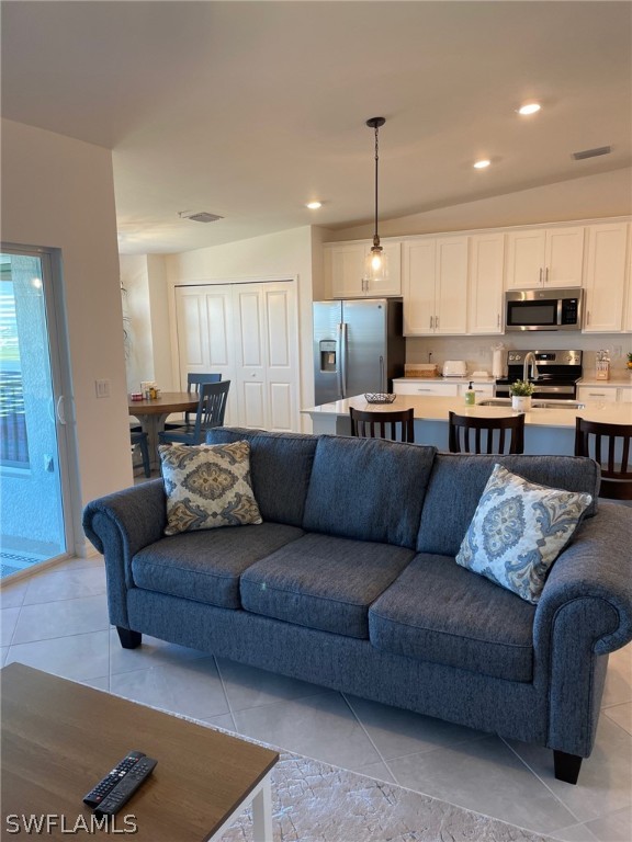 5427 Double Eagle Cir #2823 Property Photo 10