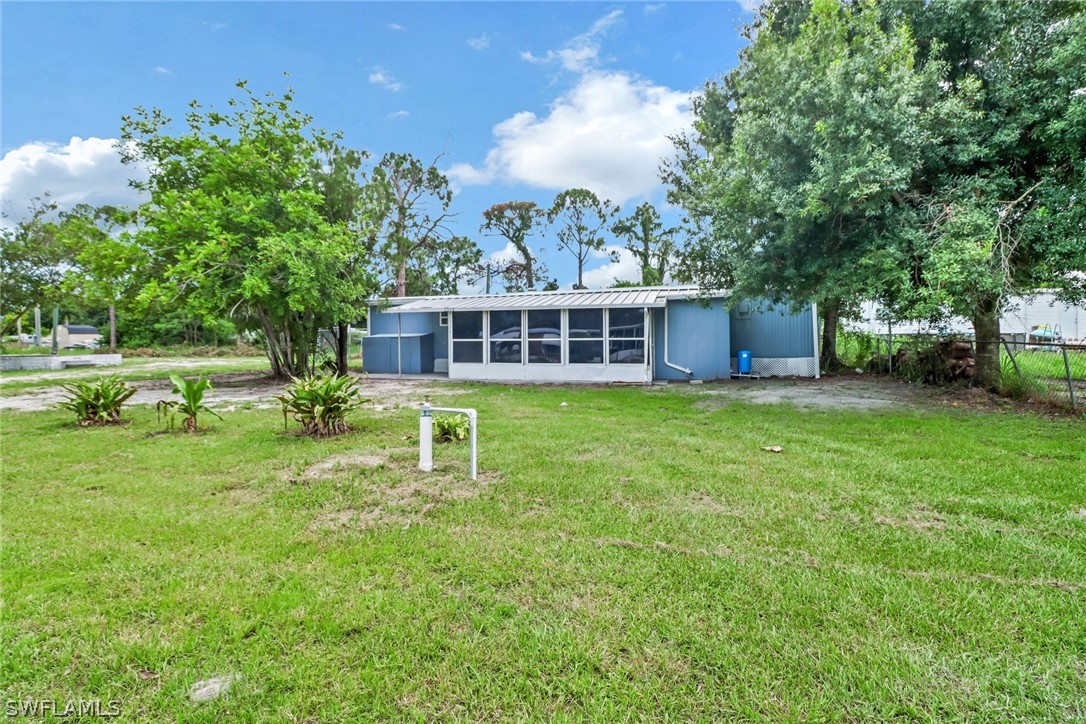 2213 Carlisle Ln Property Photo 1
