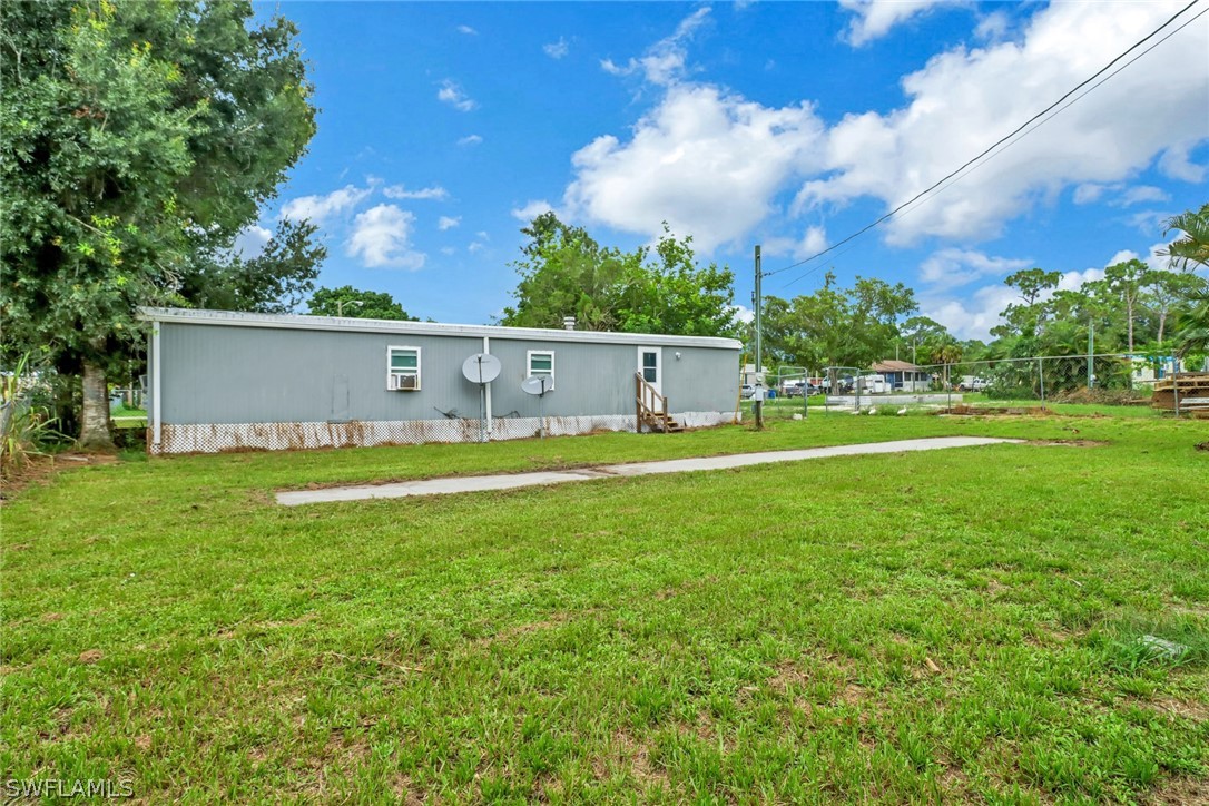 2213 Carlisle Ln Property Photo 24