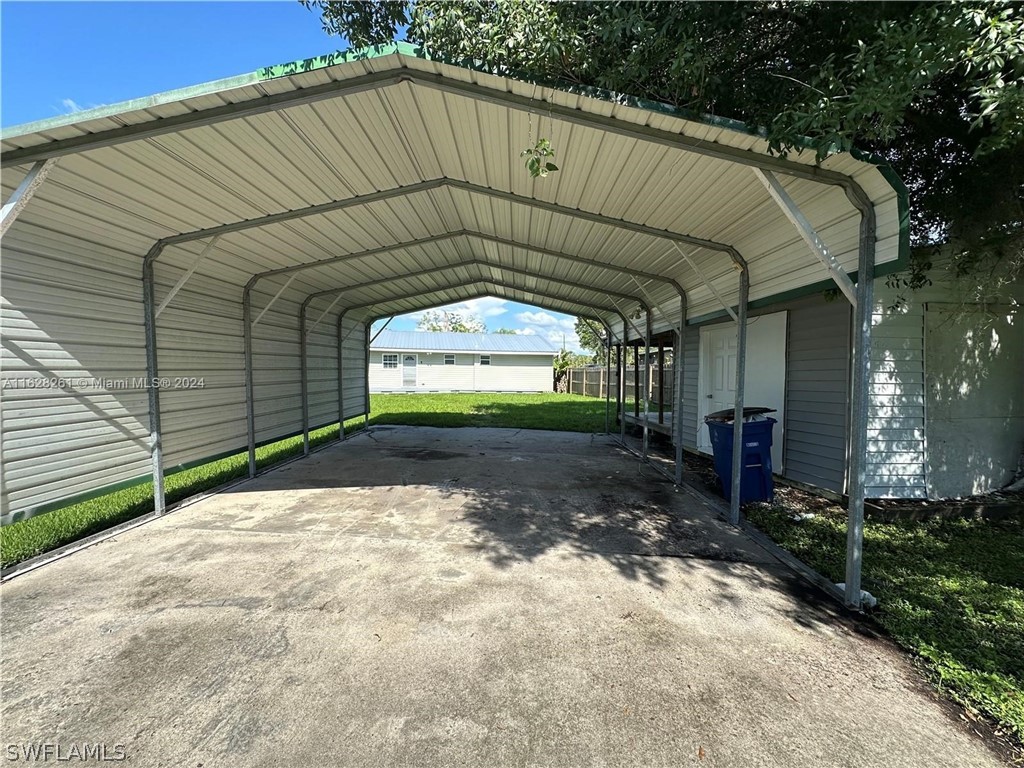 2248 Marina Park Dr Property Photo 3