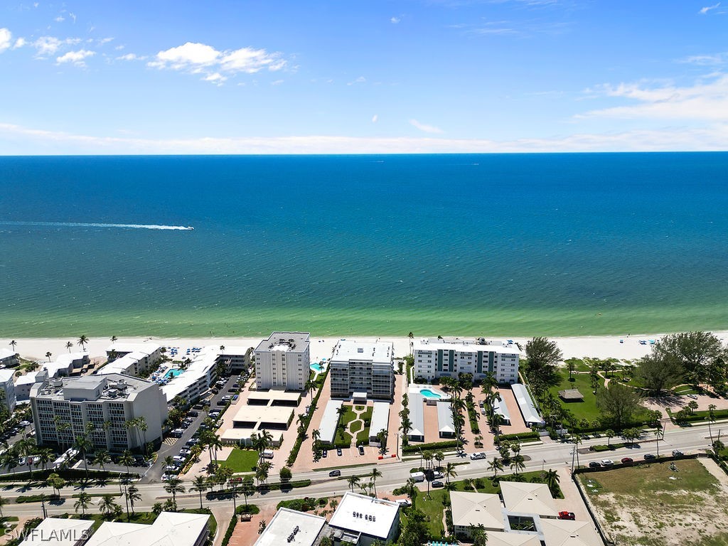 1977 Gulf Shore Blvd N 202 Property Photo 4