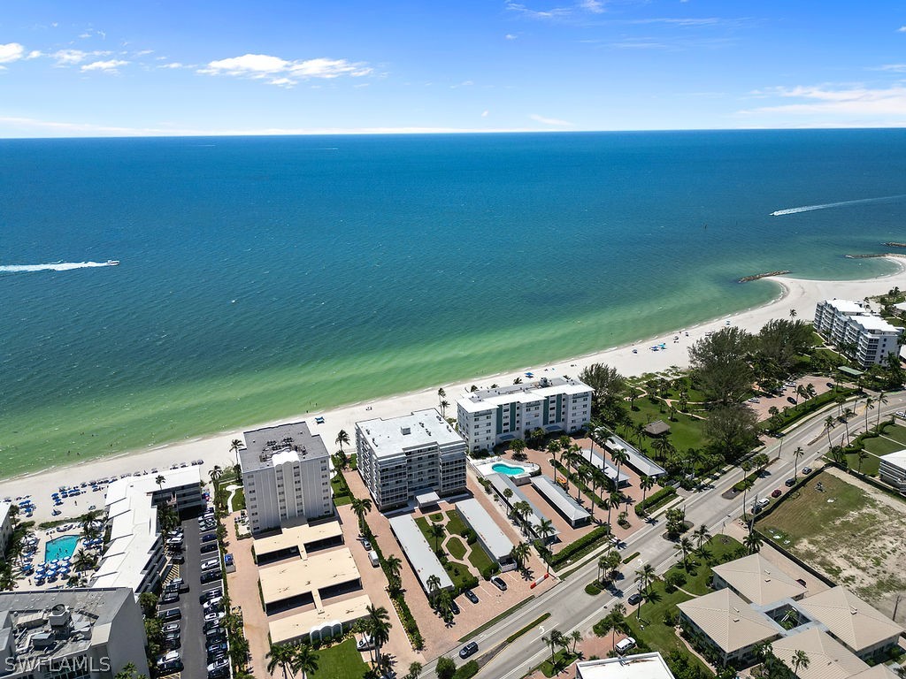 1977 Gulf Shore Blvd N 202 Property Photo 6