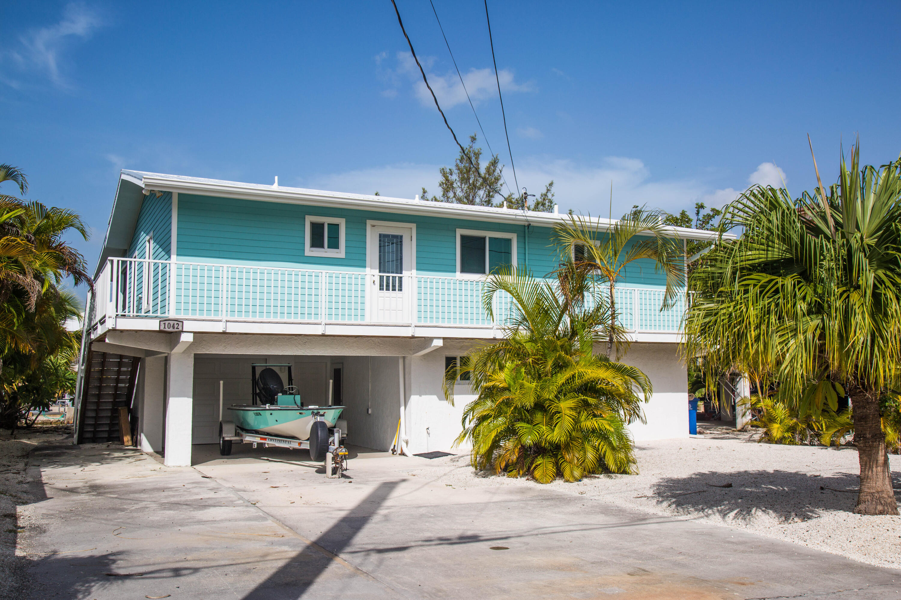 1042 E Caribbean Drive Property Photo 1