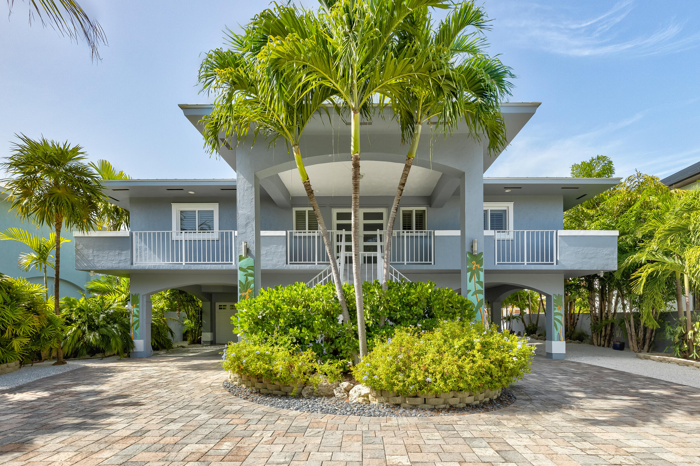 374 Bahia Avenue Property Photo 1