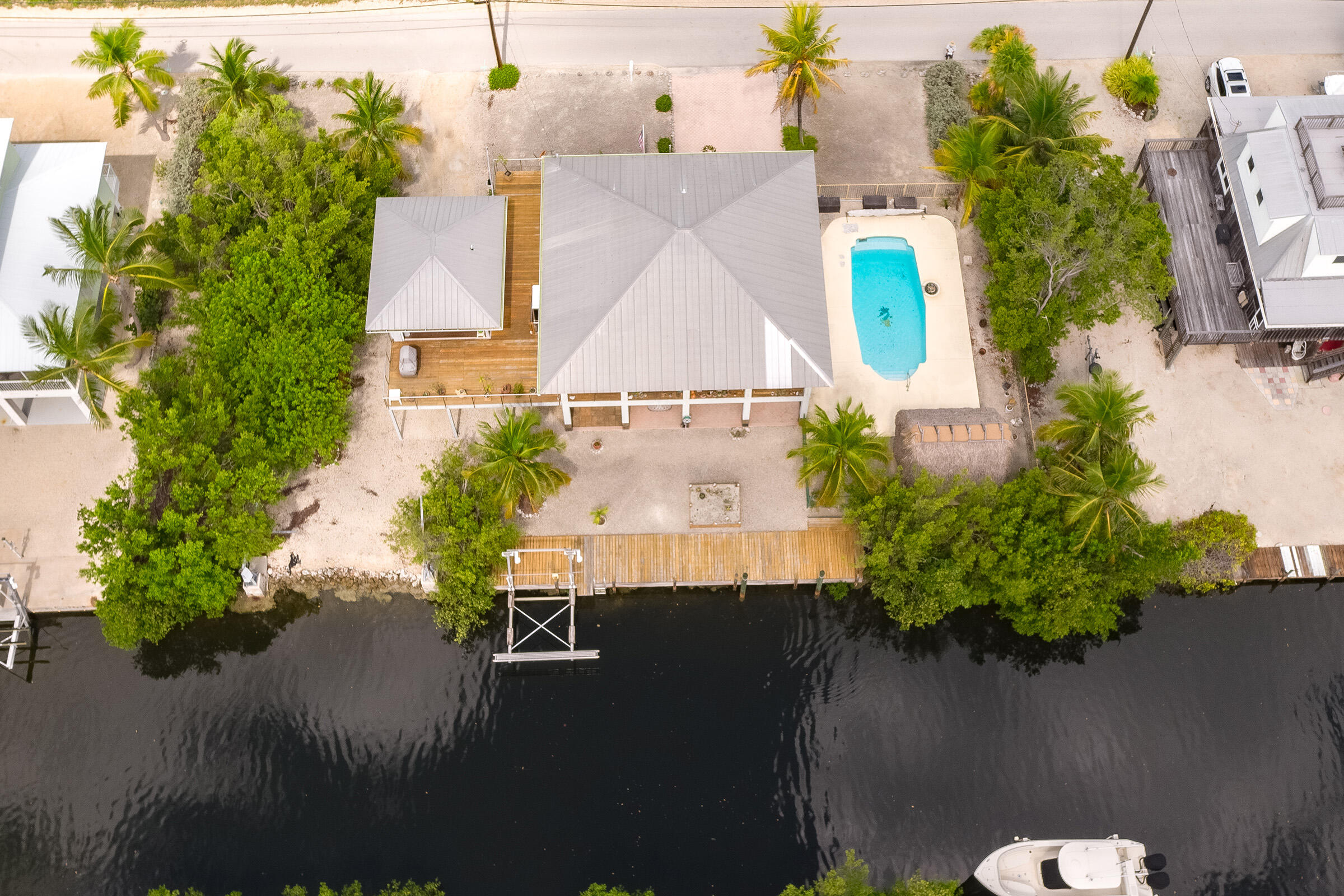 403 Indies Road Property Photo 1