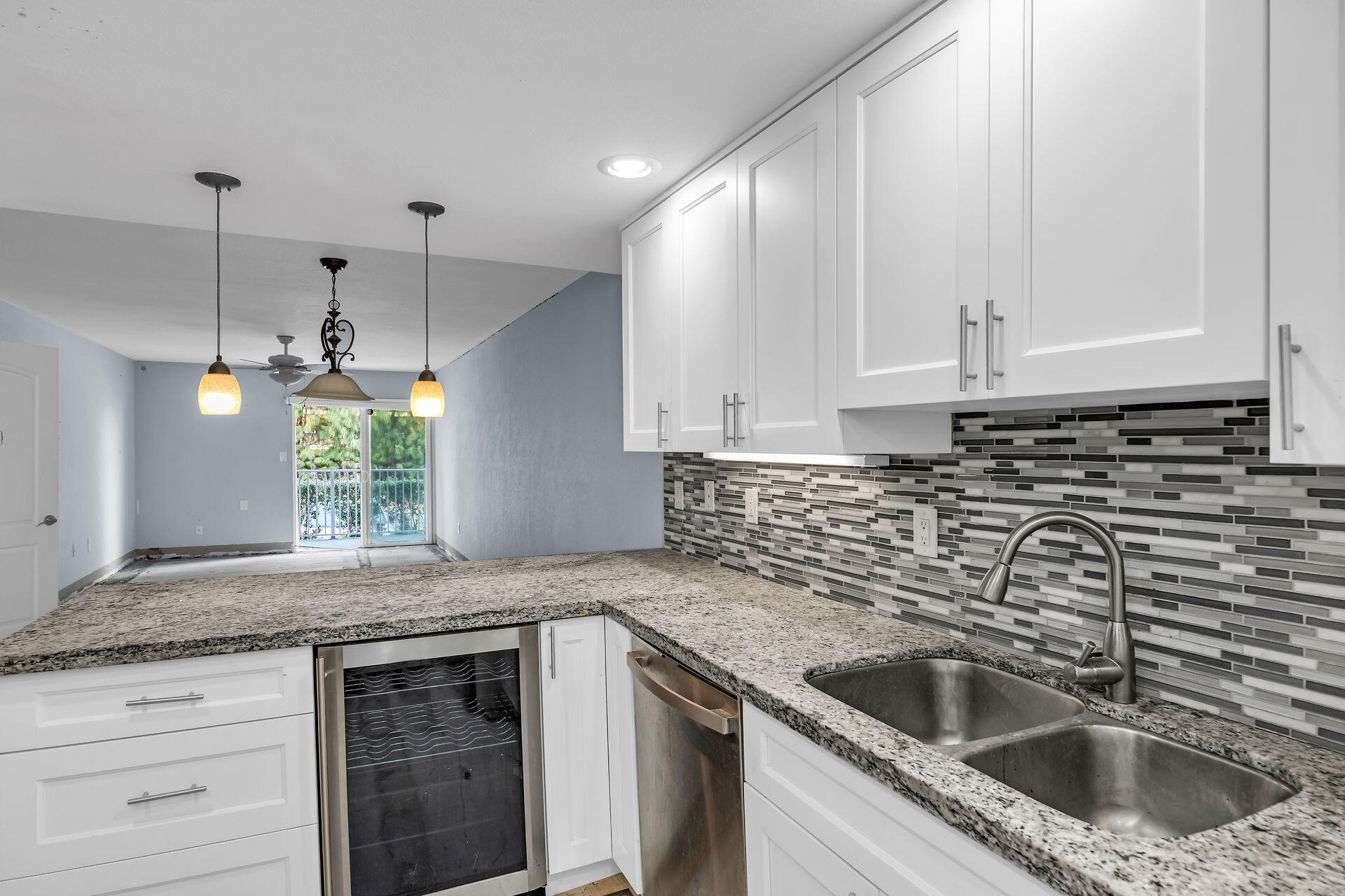 201 E Ocean Drive, 112 Property Photo 15