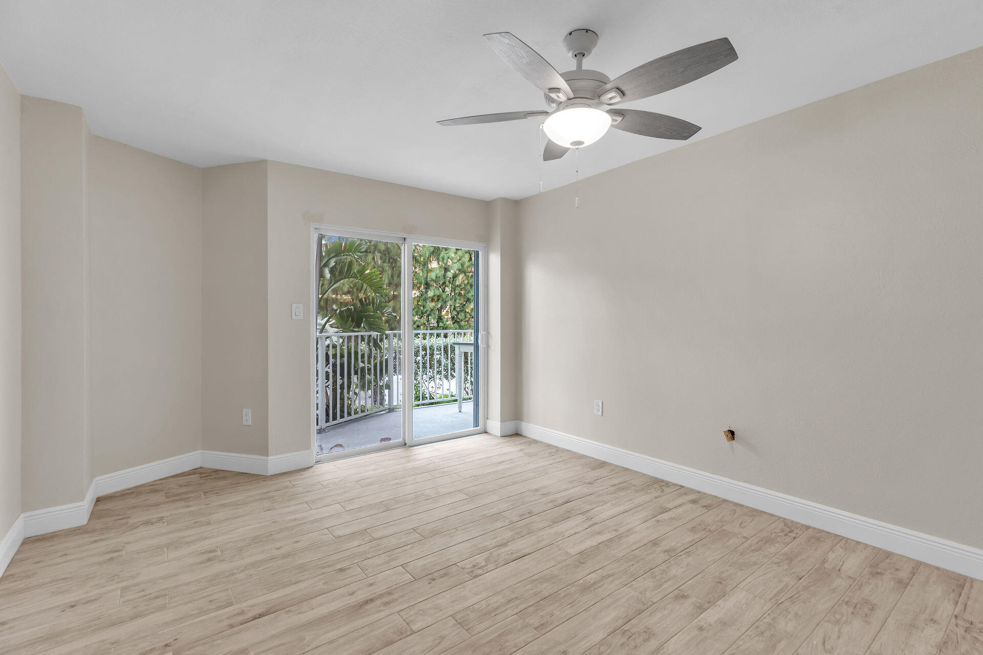 201 E Ocean Drive, 112 Property Photo 61