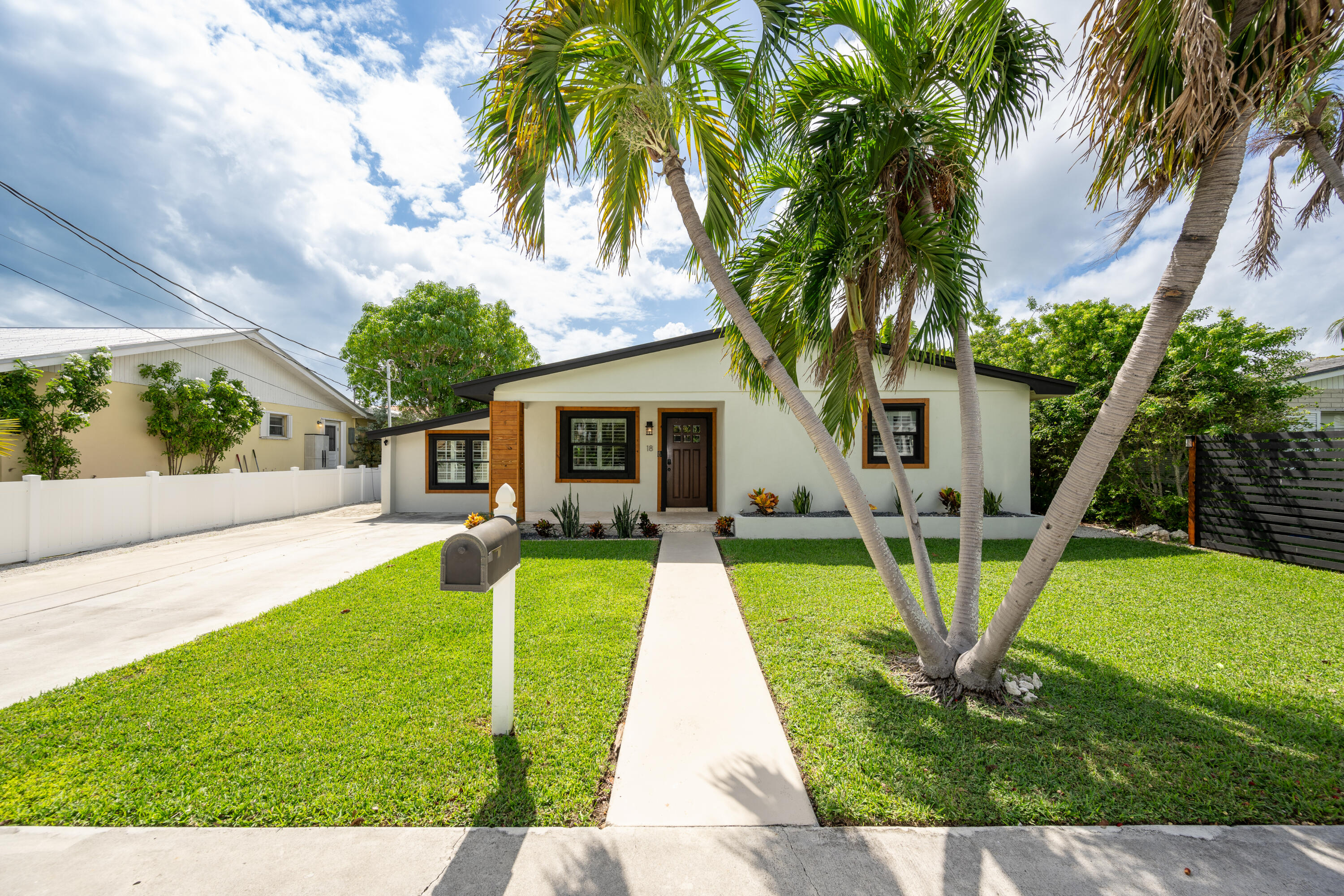 18 Beechwood Drive Property Photo 1