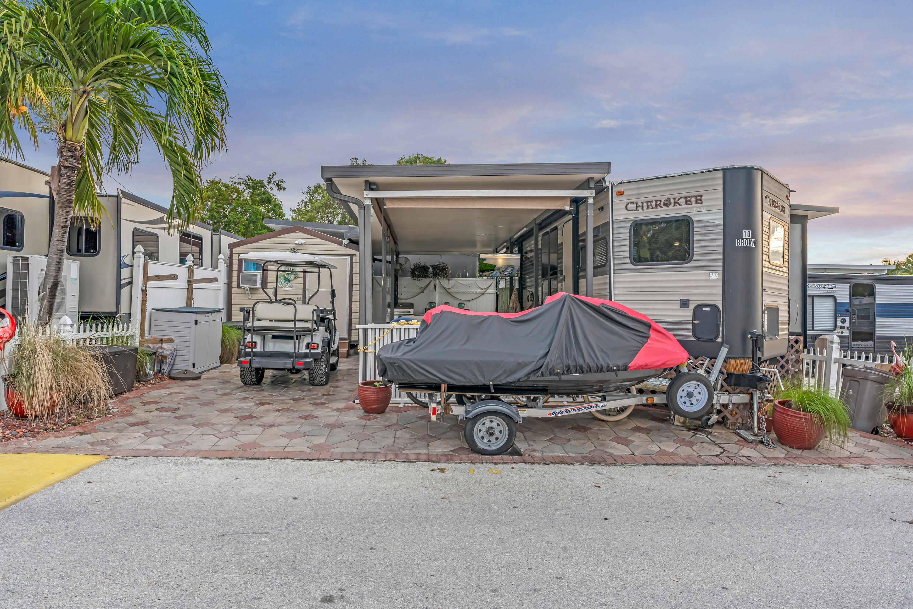 325 Calusa Street, 10 Property Photo