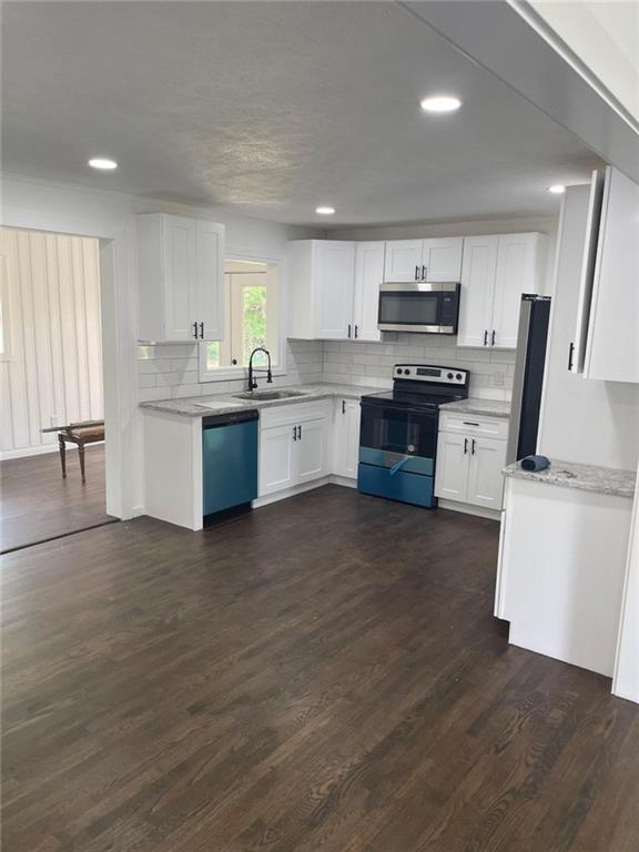 615 Peachtree Drive Property Photo 1