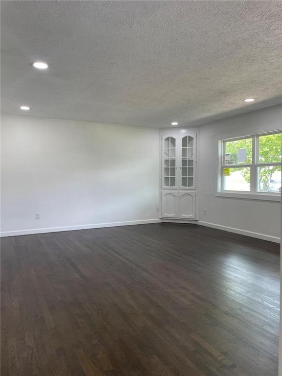 615 Peachtree Drive Property Photo 10