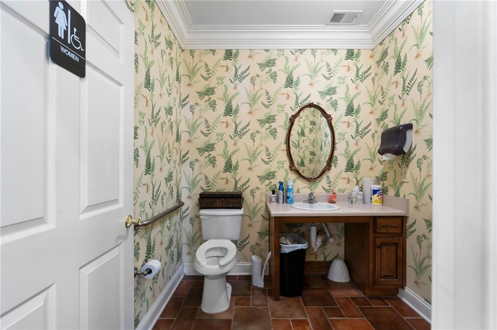 1300 E Main Street Property Photo 30