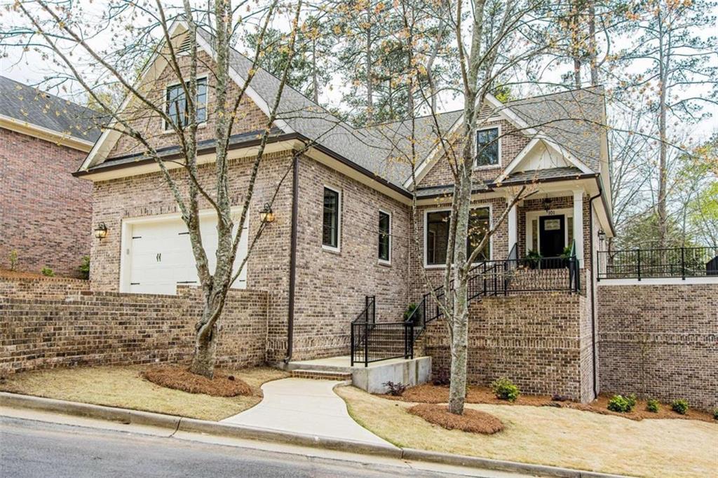 101 Vinings Drive Property Photo 2