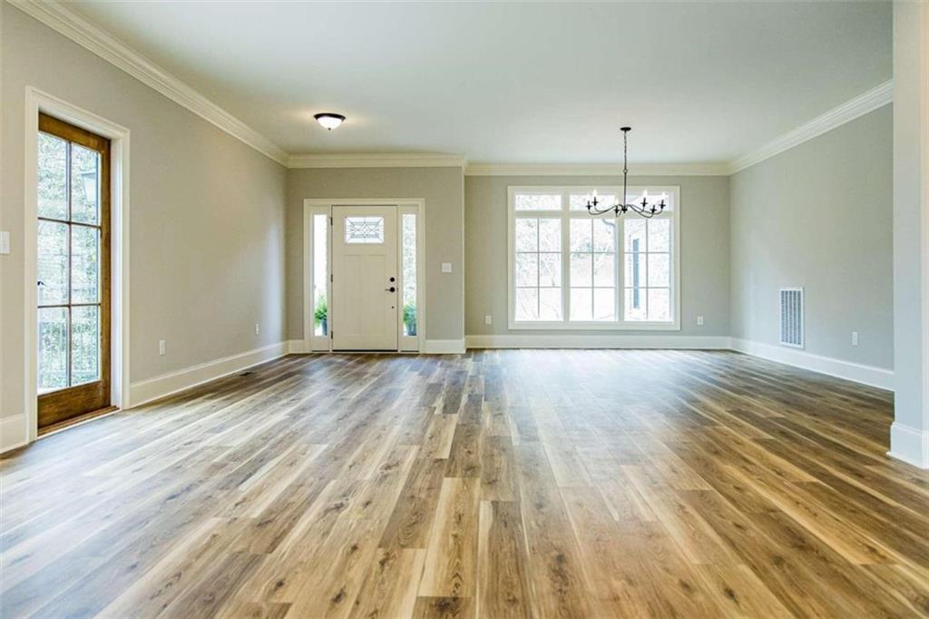 101 Vinings Drive Property Photo 3