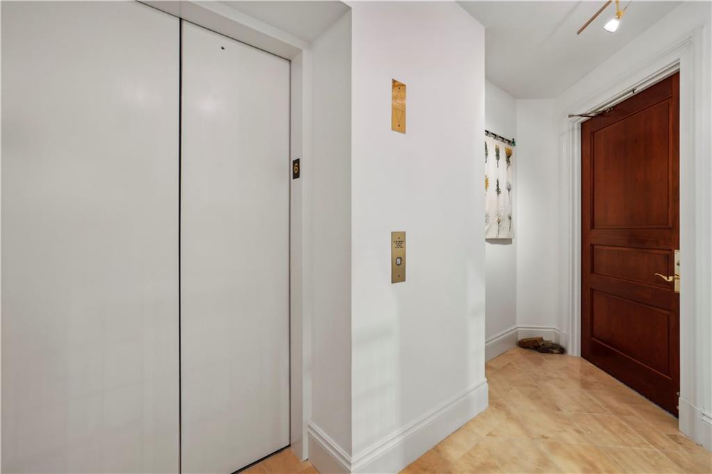 750 Park Avenue Ne Unit 6s Property Photo 5