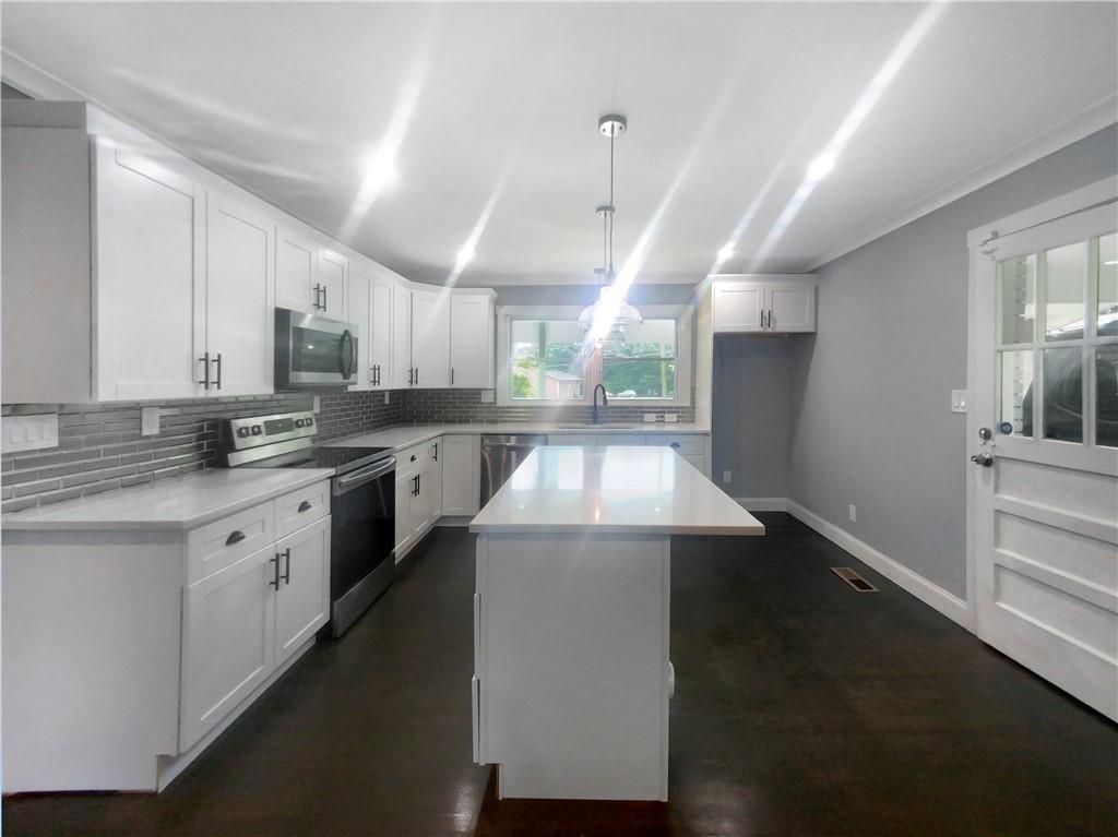 2492 Brentwood Court Property Photo 6