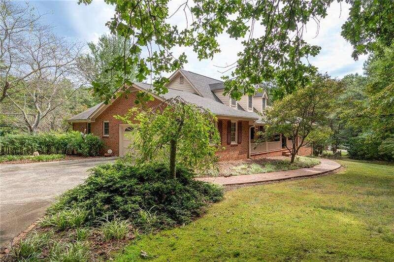 1827 Lost Mountain Road Property Photo 3