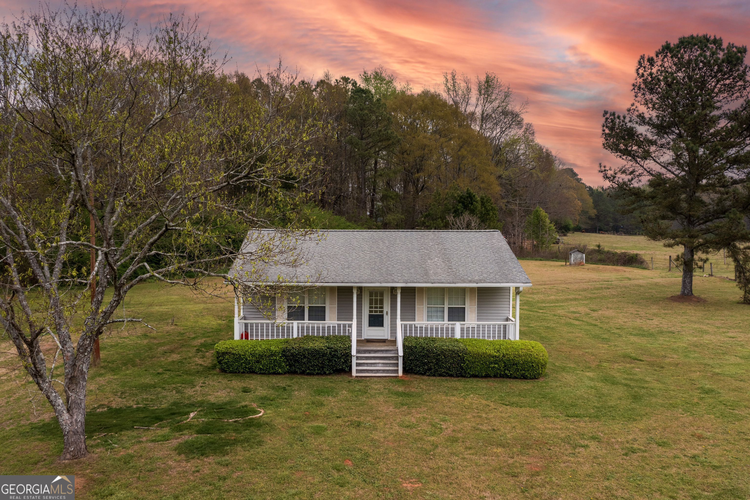 984 Arnoldsville Road Property Photo 1