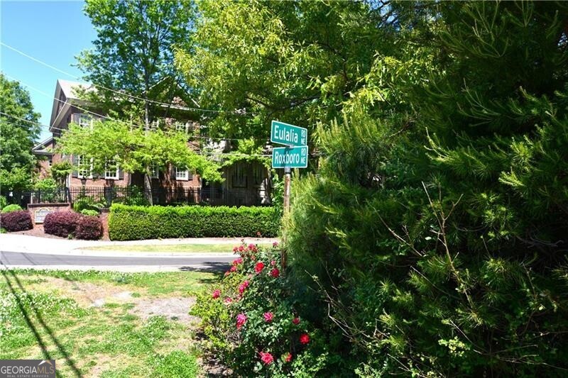 3565 Roxboro Road Ne Property Photo 14