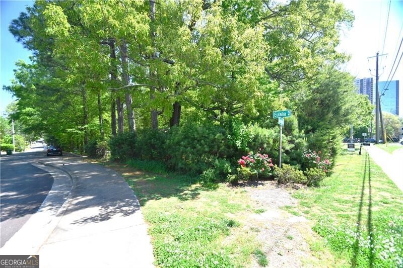 3565 Roxboro Road Ne Property Photo 15