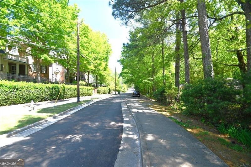 3565 Roxboro Road Ne Property Photo 17