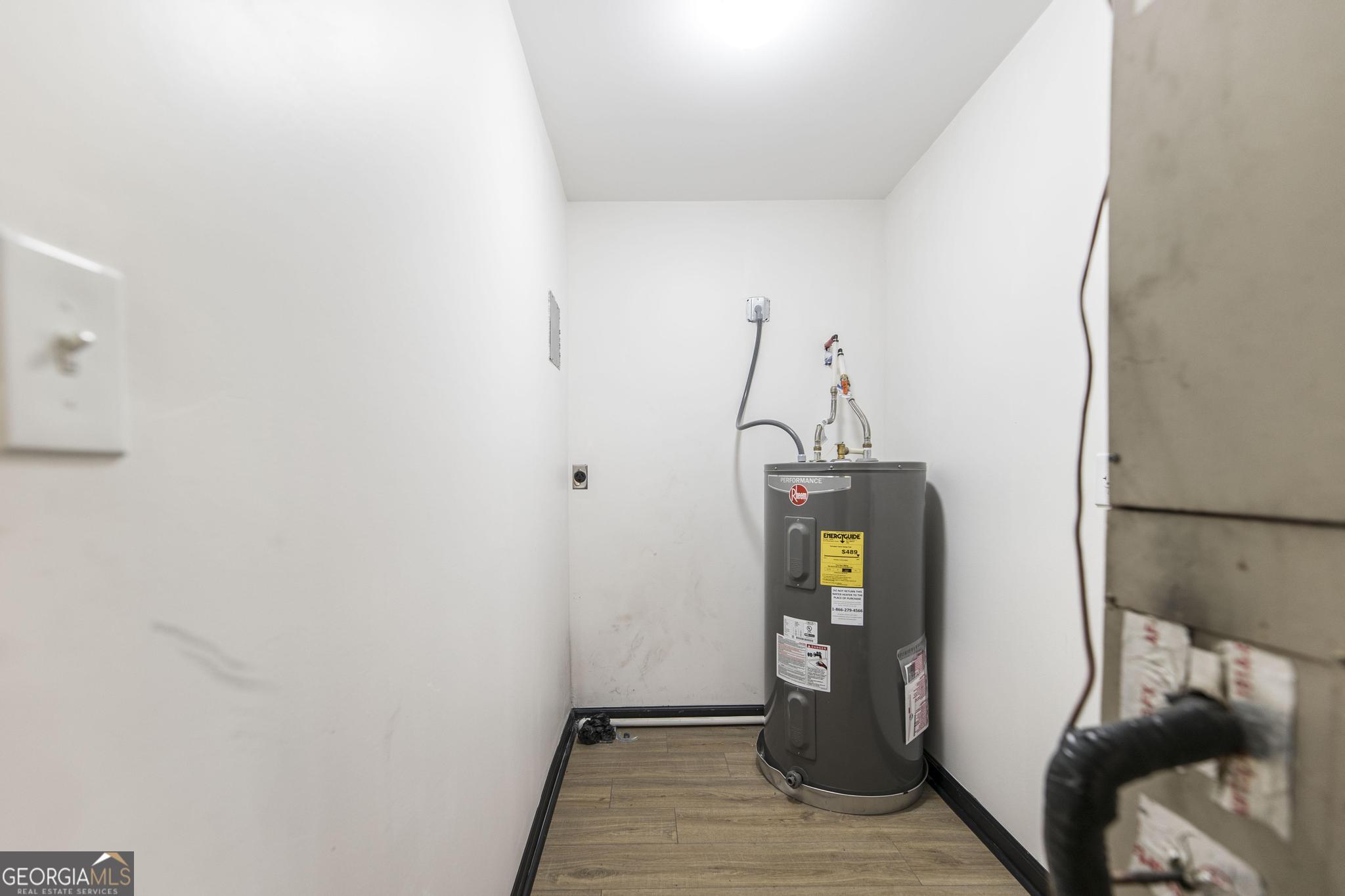 404 Benjamin Street Property Photo 14