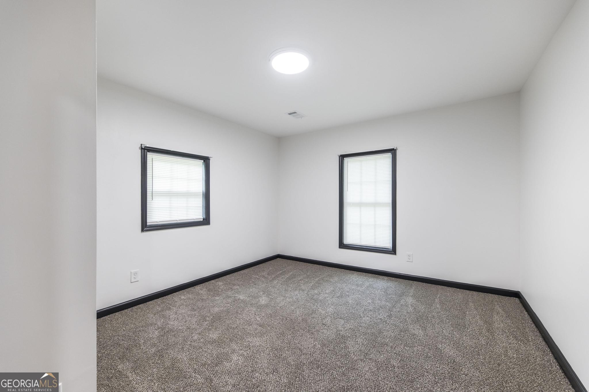 404 Benjamin Street Property Photo 18