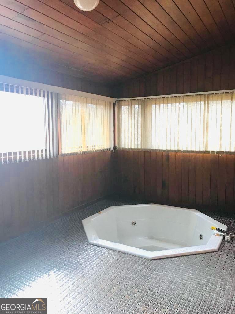 7148 Whitfield Drive Property Photo 21
