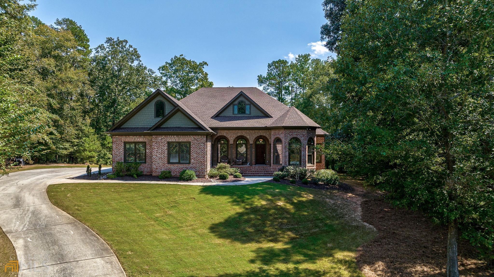 1031 Riverhill Court Property Photo 1